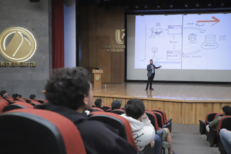 ¿Hacker ético? Especialista explica a estudiantes de la UAA qué implica convertirse en uno