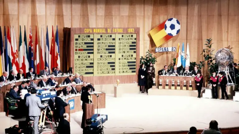 El sorteo del Mundial de 1982: El día que el fútbol se ahogó en bolas rotas y risas