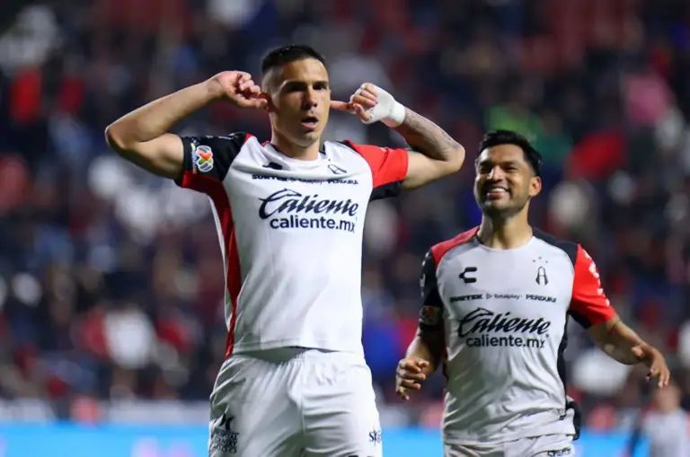 Uros Durdevic: De la guerra de Kosovo al cielo rojinegro