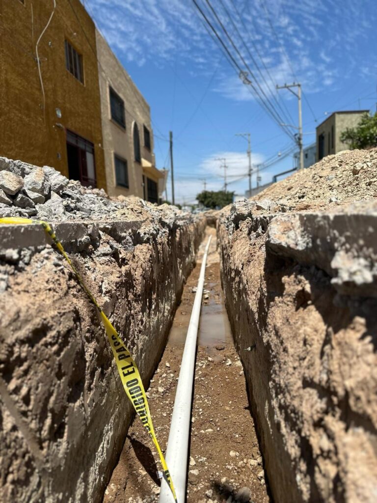 Realiza MIAA obra de agua potable en el fraccionamiento Villa Jardín en Aguascalientes