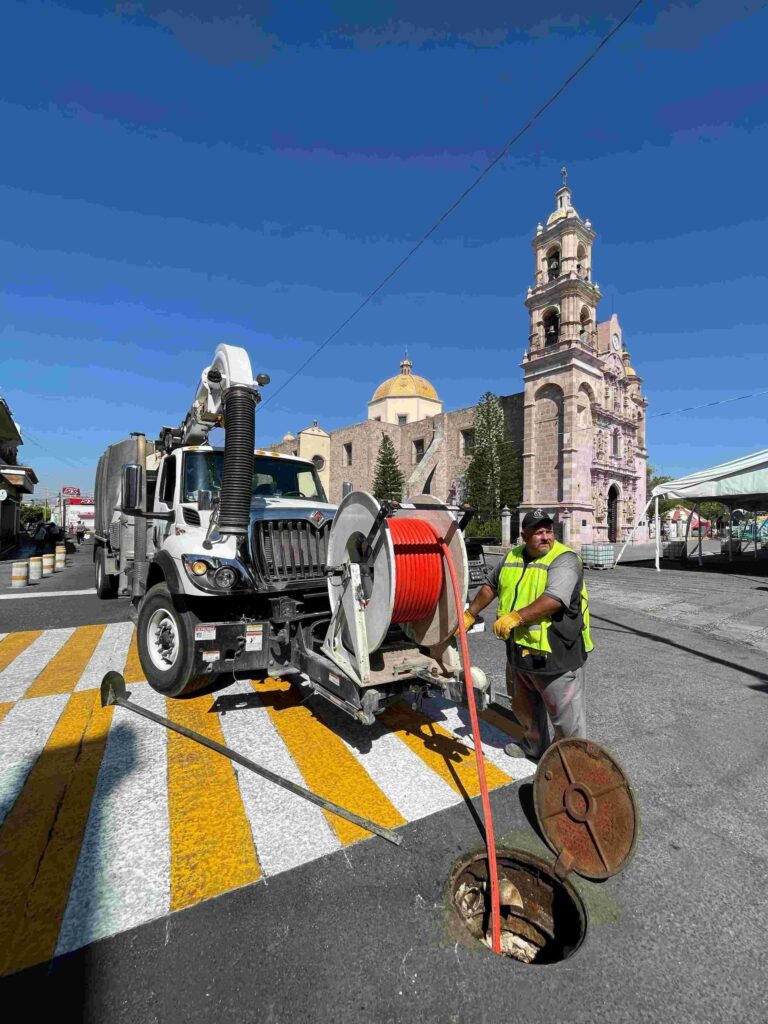 MIAA realiza acciones de mantenimiento preventivo de alcantarillado previo a la FNSM