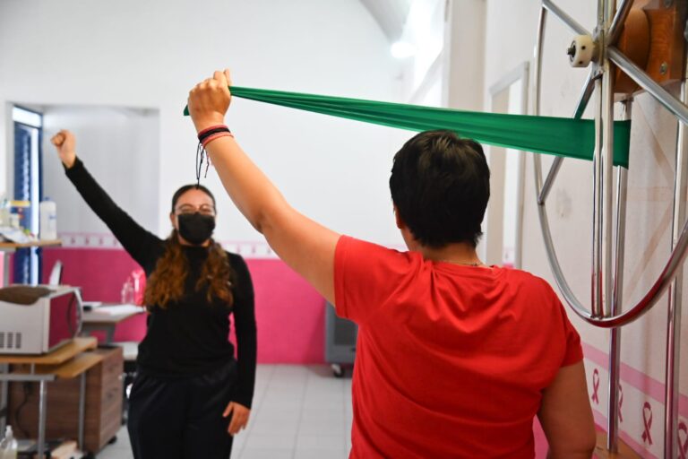 Ofrece DIF Municipal de Aguascalientes rehabilitación para pacientes postquirúrgicas de cáncer de mama
