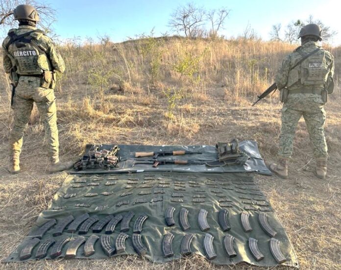 En Durango y Coahuila se aseguraron alrededor de 250 litros de heroína y cerca de 50 kilos de metanfetamina