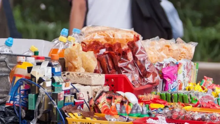 Menores podrían dejar de comer por la ley antichatarra en las escuelas