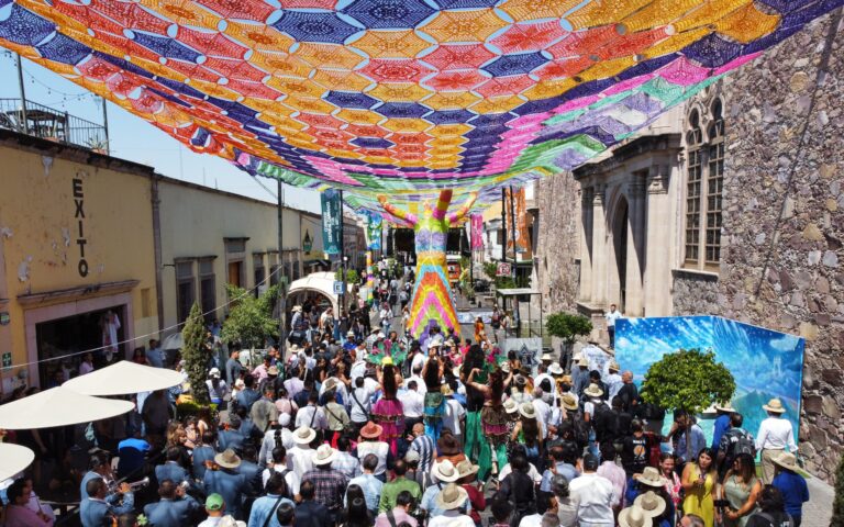 Se inauguraron el Corredor Cultural Carranza y el stand municipal de la FNSM 2025