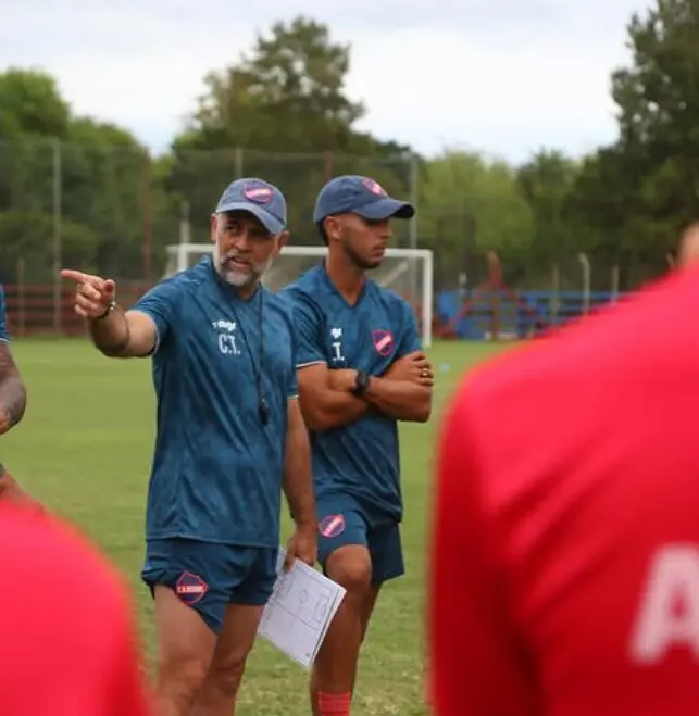 José Antonio ‘Gringo’ Castro comienza a brillar en Uruguay.
