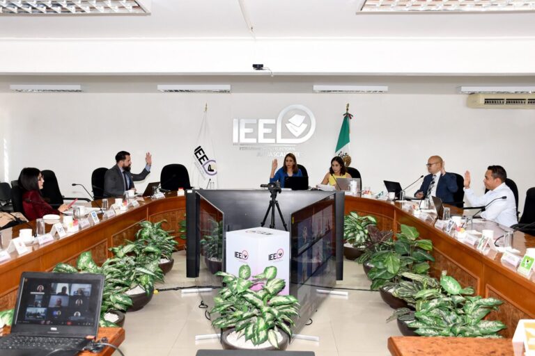 Amplían vigencia de especialistas externas del Comité Editorial del IEE