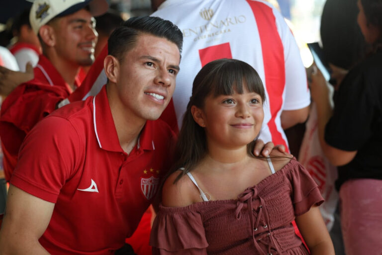 Necaxa y Grupo Modelo celebran con la afición en Aguascalientes