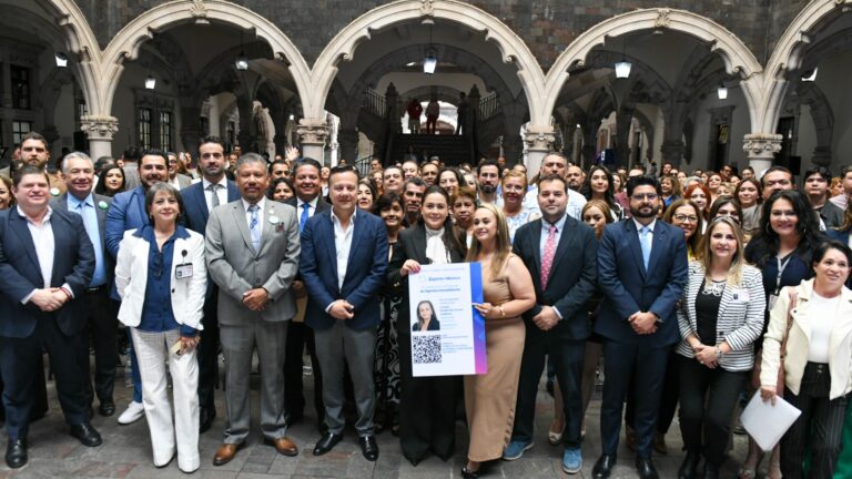 La gobernadora de Aguascalientes Teresa Jiménez presenta el portal de registro para agentes inmobiliarios