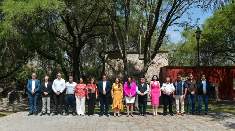 La gobernadora de Aguascalientes Teresa Jiménez impulsa acciones conjuntas con alcaldes para el desarrollo de los municipios