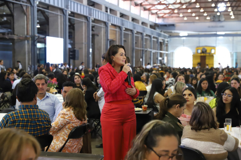 Teresa Jiménez reconoce la importante labor de las educadoras de Aguascalientes