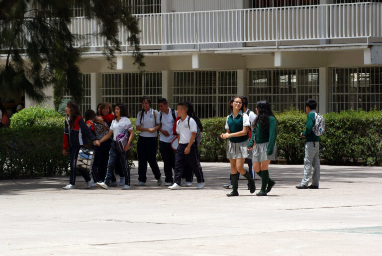 Regresan a clases más de 300 mil estudiantes de educación básica en Aguascalientes