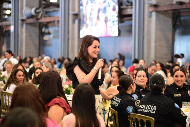 La gobernadora de Aguascalientes Teresa Jiménez reconoce a madres trabajadoras por su valiosa contribución a la sociedad