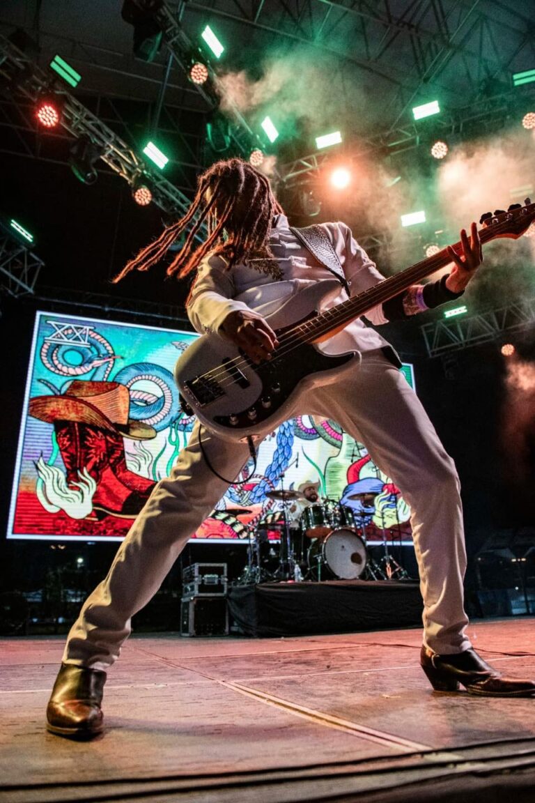 El Foro del Lago se despidió al ritmo del rock de Nunca Jamás