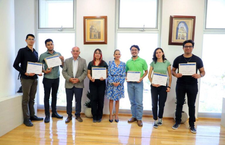 Alumnos de la UAA destacan en concurso de ingeniería biomédica con órtesis robótica