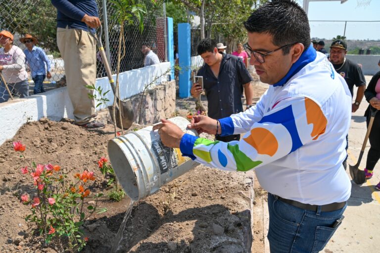 “Enchúlame la cuadra” llega a Los Arquitos con más de setenta plantas y árboles