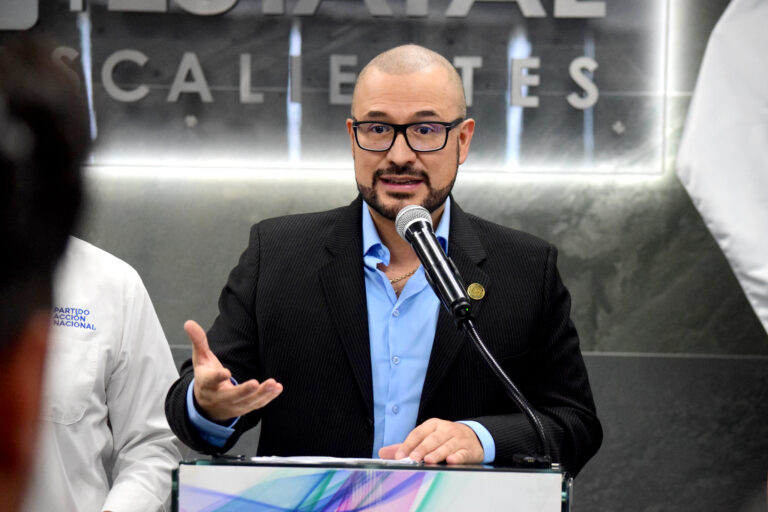 Noroña es la incongruencia caminando: Alfonso Ruvalcaba