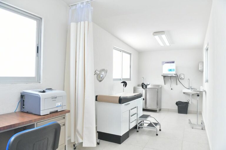 Médicos serán sancionados si niegan la atención a una persona con riesgo de perder la vida