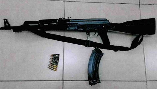 Sentencia condenatoria contra dos personas por portación de armas