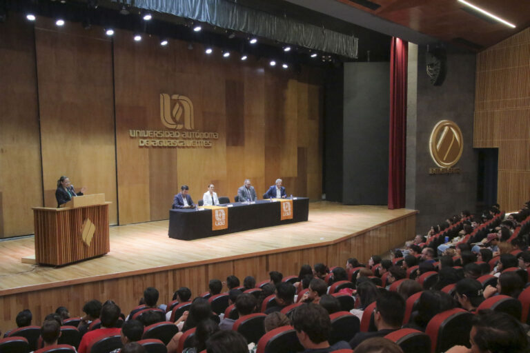 UAA destaca labor y retos de la contaduría, ética y preparación para un mejor futuro