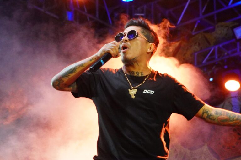 Ritmos que cruzan fronteras en el escenario principal del Corredor Carranza 