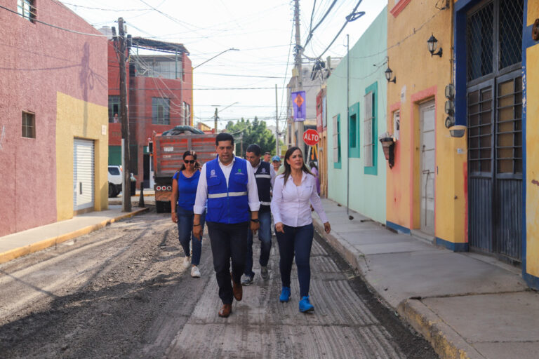 Alcalde de Aguascalientes supervisa mantenimiento de calle Primo Verdad