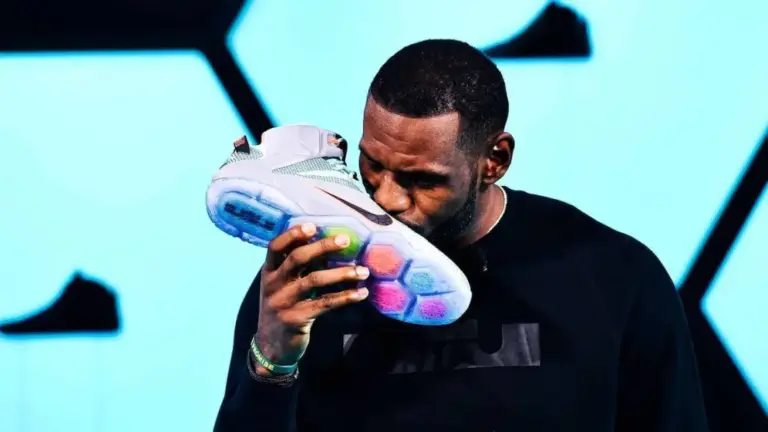 LeBron James y Nike: Una alianza que cambió el juego hace 22 años