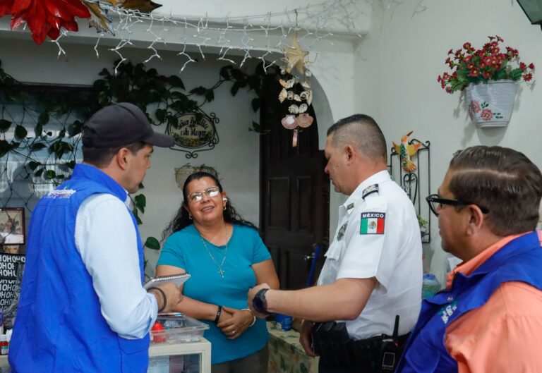 Alcalde de Aguascalientes atiende peticiones de la ciudadanía en Colinas del Río