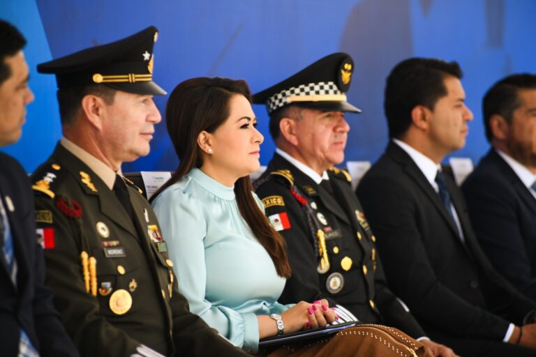 La gobernadora de Aguascalientes encabezó la ceremonia por el aniversario de la Batalla de Puebla