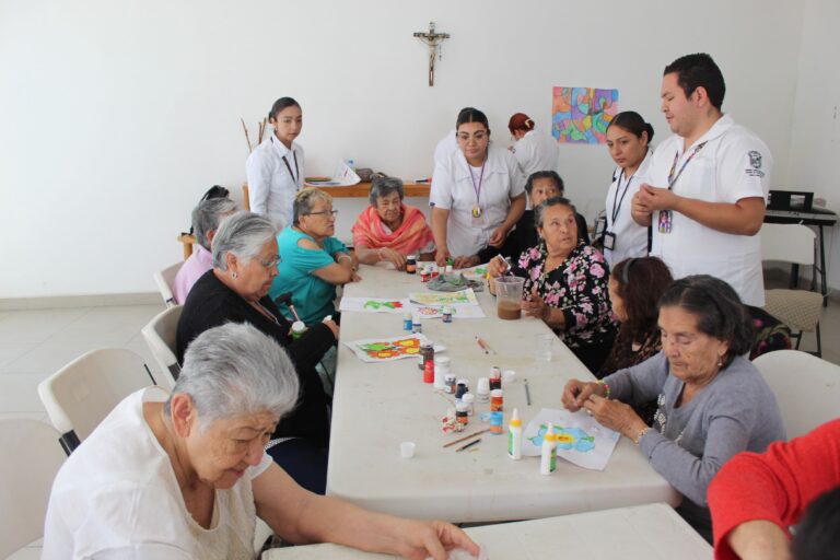 Adultos mayores encuentran compañía, actividades y cuidado en la “Casa del Abuelo” del DIF Estatal