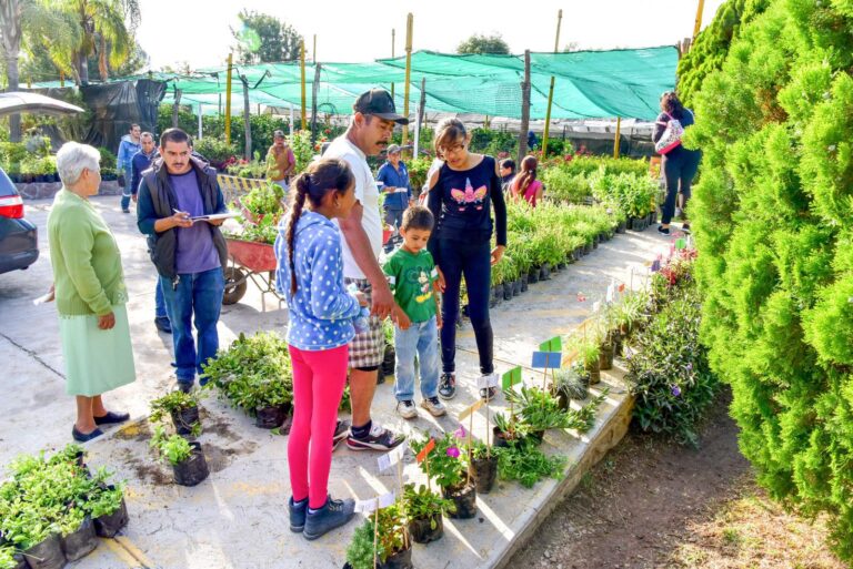 Inicia la donación anual de plantas y árboles en el Vivero Municipal en Aguascalientes