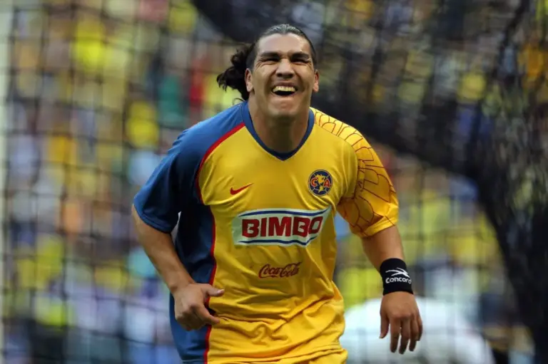 Salvador Cabañas, la meteórica carrera que se vio truncada por la tragedia