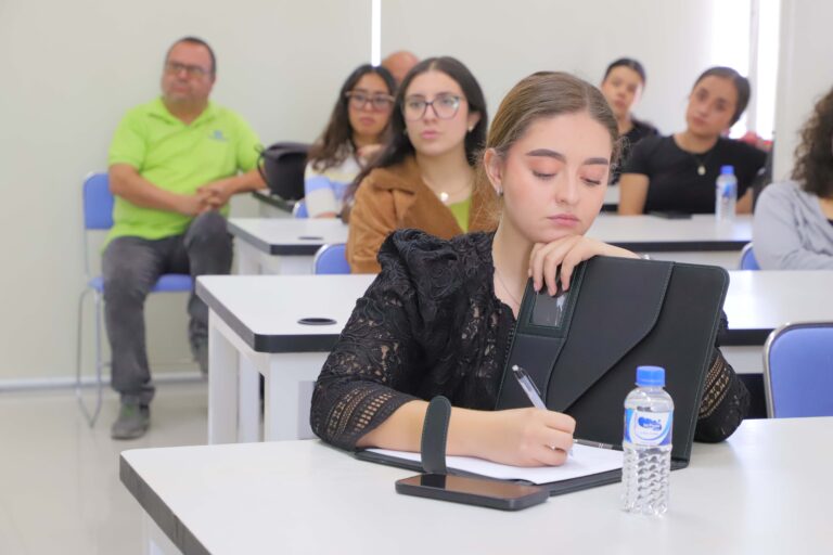 UAA acerca a estudiantes al mundo laboral a través de las Jornadas del Centro de Ciencias Empresariales