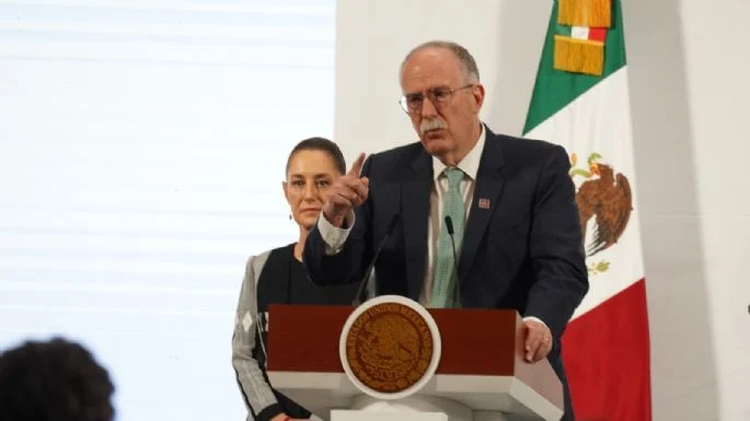 México culpa a EU por avance del gusano barrenador; pide abrir fábrica de moscas para frenar plaga