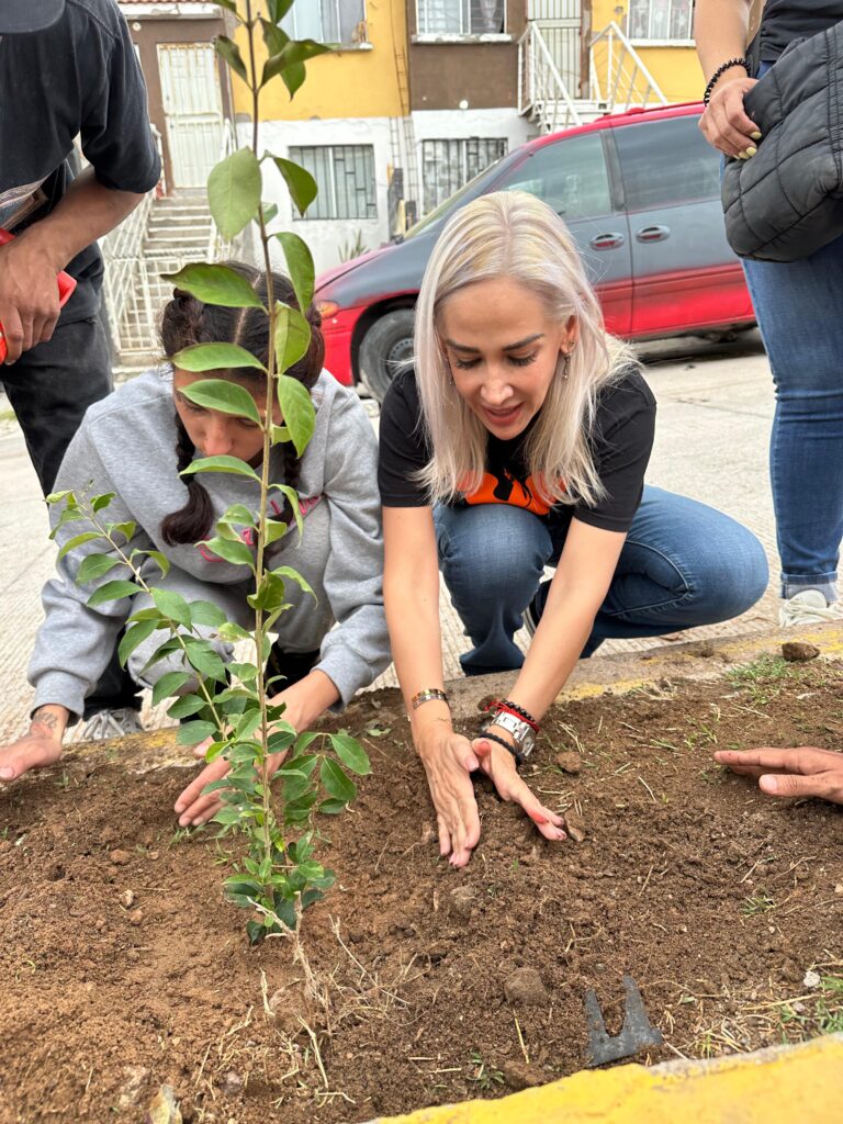 Familias de Aguascalientes se unen para sembrar futuro y conciencia ecológica