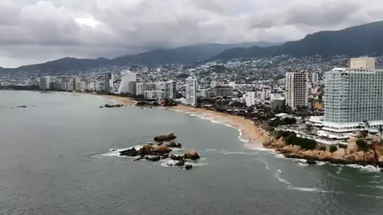 Erick se intensifica a huracán categoría 1 y pone en alerta a Guerrero y Oaxaca: se esperan lluvias torrenciales y vientos intensos