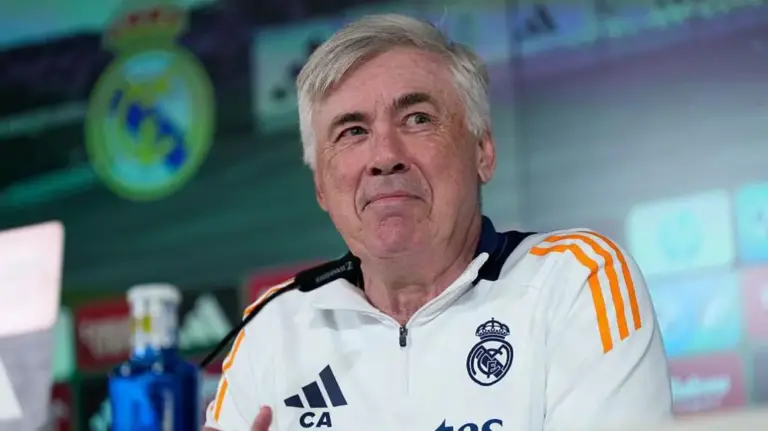 El rey que conquistó el fútbol con una ceja y un cigarro: Carlo Ancelotti cumple 66