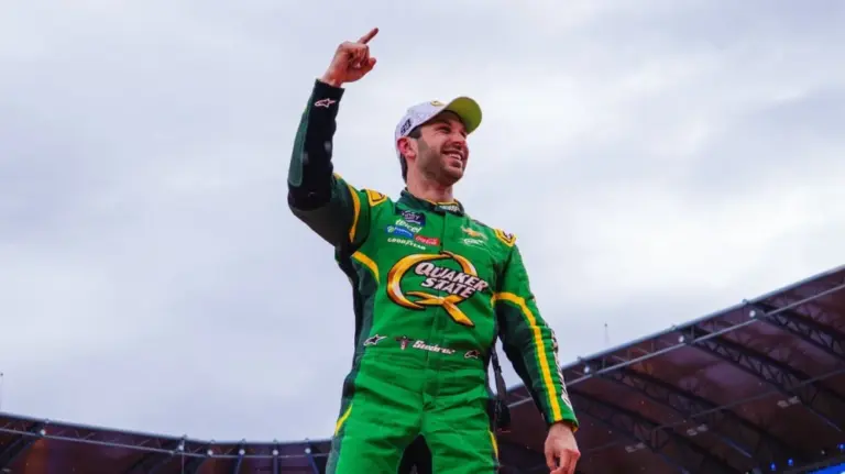 De las cenizas al cielo: Daniel Suárez conquista la NASCAR Xfinity en México