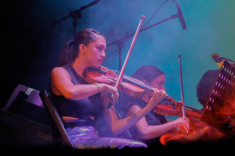 Estudiantes del Tec de Monterrey, campus Aguascalientes, rinden tributo a ABBA en concierto