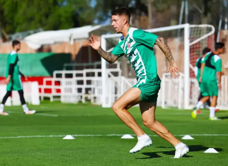 Raúl Sánchez: El nuevo rayo español que ilumina el Necaxa