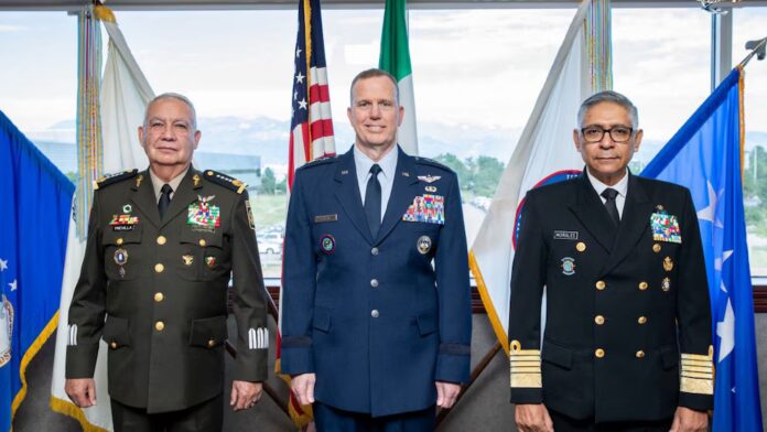 Sedena y Semar visitan el cuartel militar en Estados Unidos por seguridad bilateral