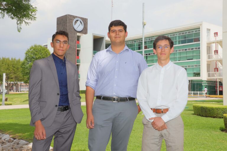 Estudiantes de Finanzas de la UAA triunfan en reto internacional de simulación empresarial