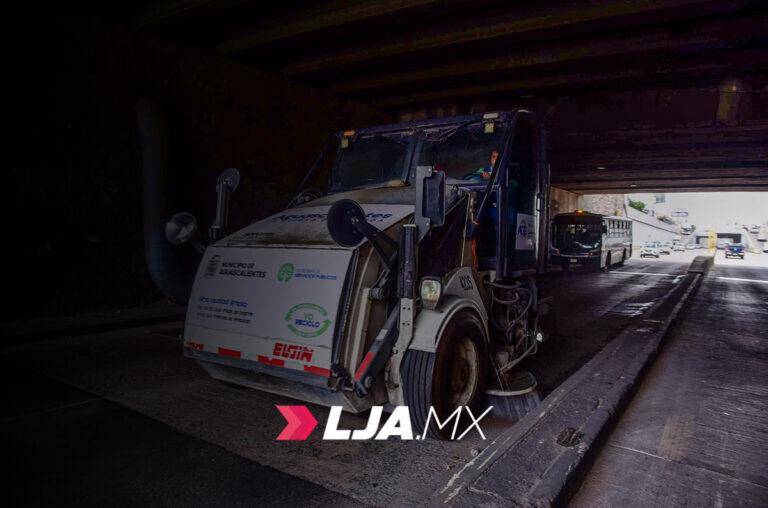 Concluye municipio de Aguascalientes limpieza del camellón central de Primer Anillo