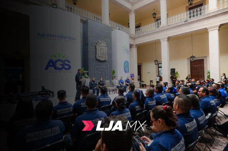 Fortalecen labor de Protección Civil municipal de Aguascalientes con nuevos uniformes
