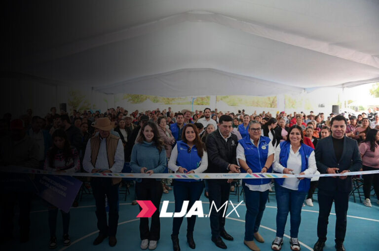 La gobernadora de Aguascalientes Teresa Jiménez inaugura parque y entrega apoyos para el campo en Peñuelas