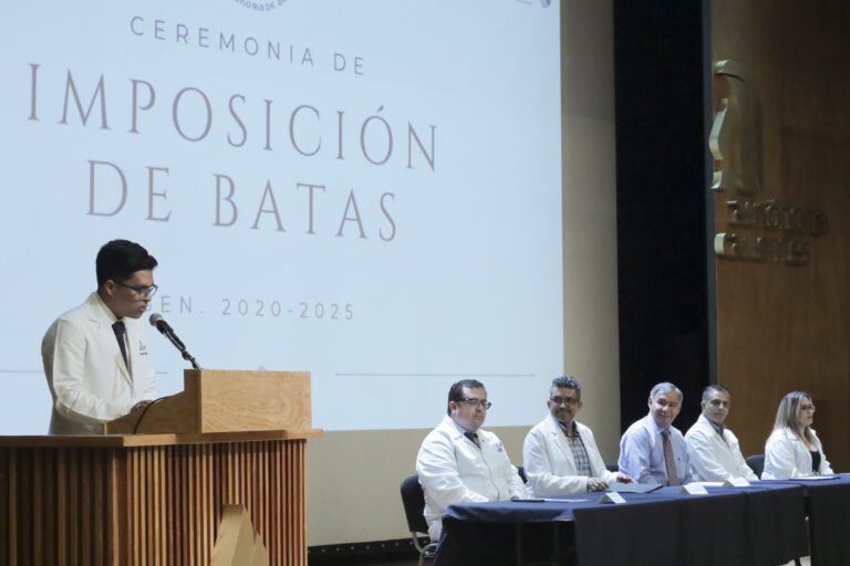 Ceremonia de Imposición de Batas: un recordatorio profundo del compromiso que implica ser médico