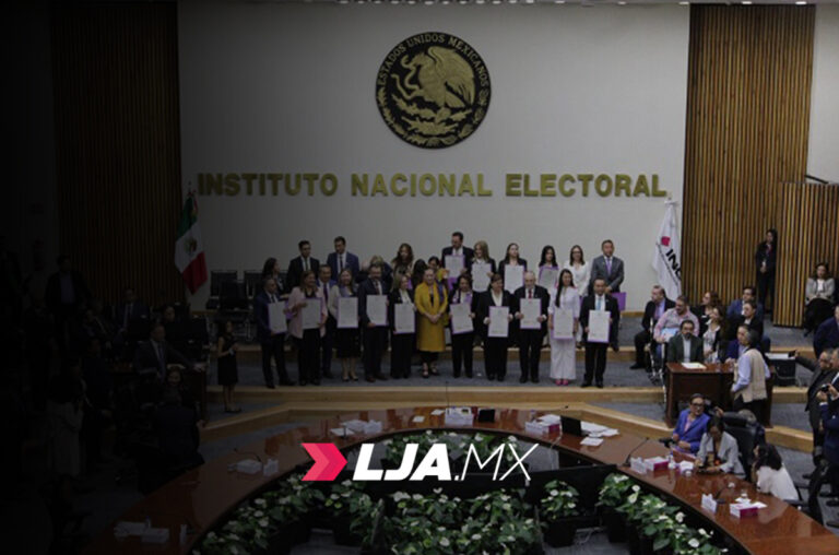 INE entrega constancias de mayoría a magistraturas que integrarán el TEPJF