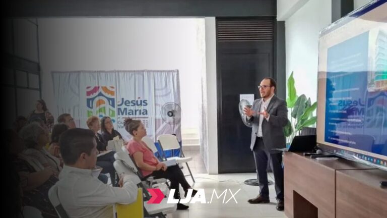 Capacitan a ciudadanos de Jesús María en administración de condominios