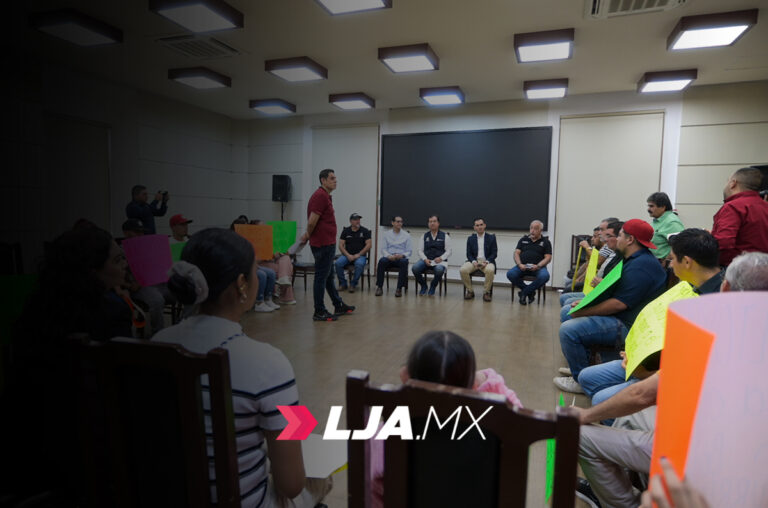 Ayuntamiento atiende a manifestantes del gremio de abarrotes en Aguascalientes