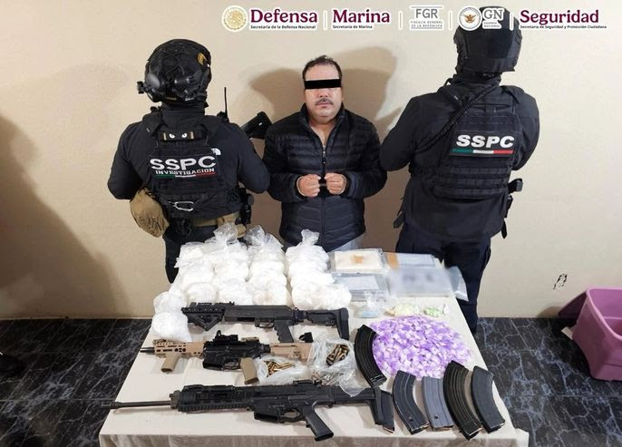 Baja California, autoridades federales detuvieron un generador de violencia con drogas y armas